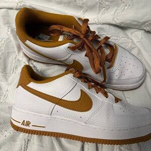 Nike Kids 6.5/ women 8 White and Tan Sneakers